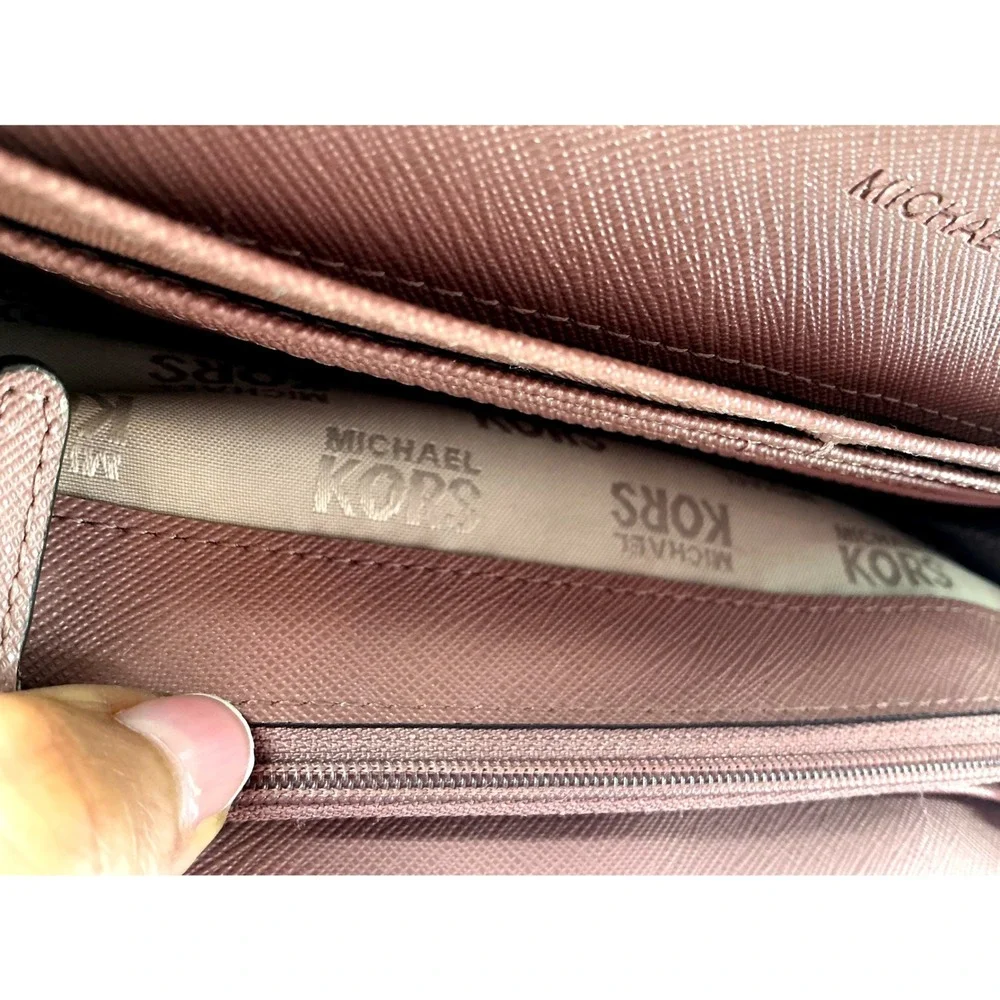 Michael Kors Saffiano Leather Flap Wallet Brown‎ Minimalist Classic Neutral